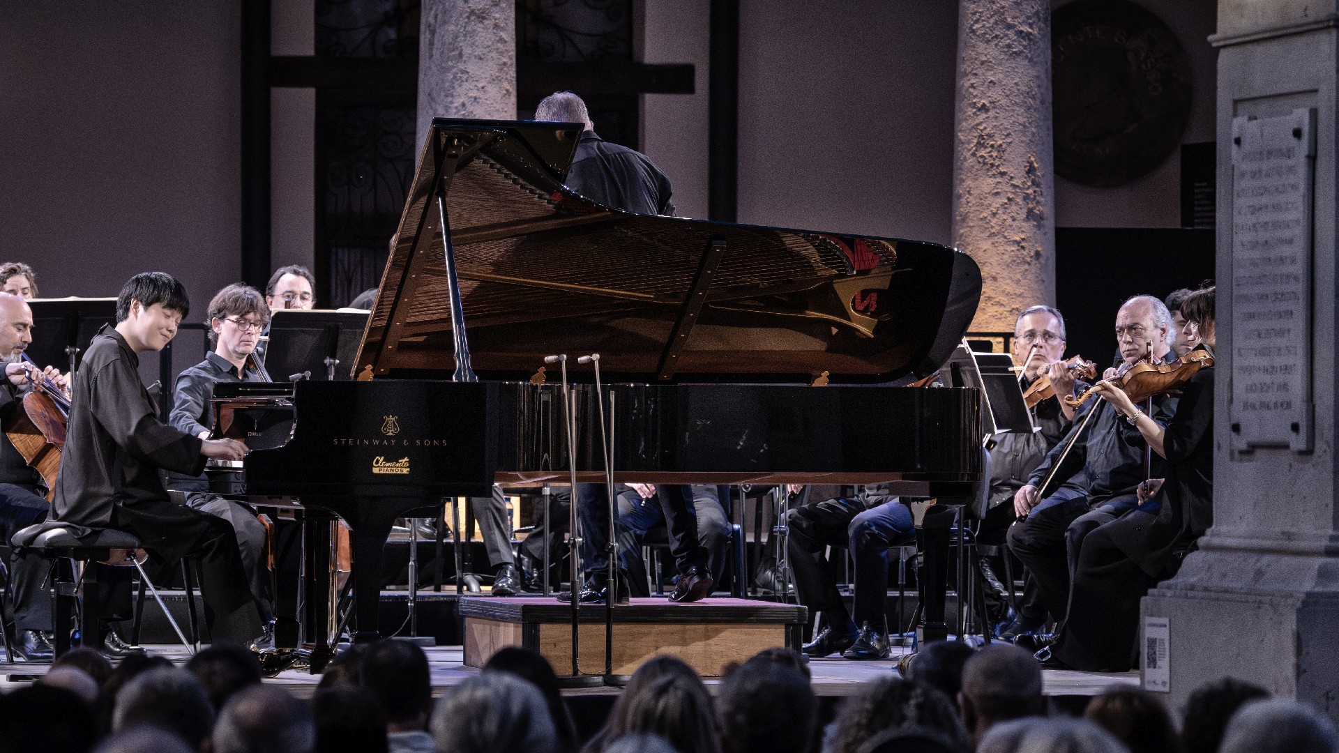 Mao Fujita plays Mozart in Valencia